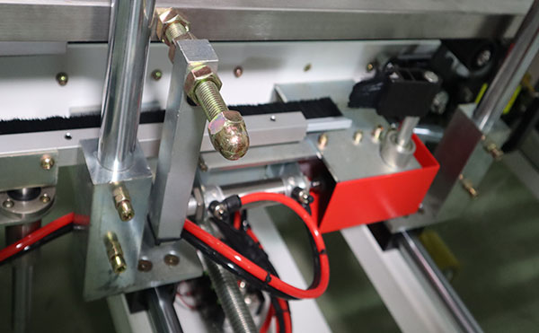 自动折盖封箱机,封箱机,封箱机厂家,高臻智能