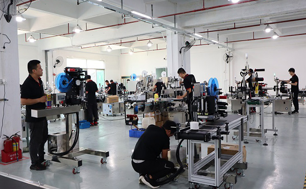 保护膜双面贴标机,高速贴标机,贴标机生产厂家,高臻智能