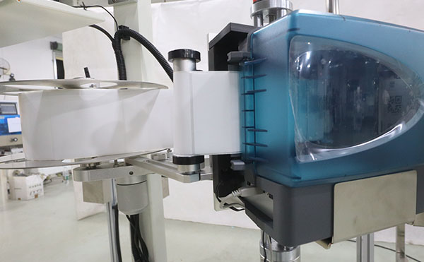 即时打印贴标机,打印贴标机设备,贴标机厂家,高臻智能